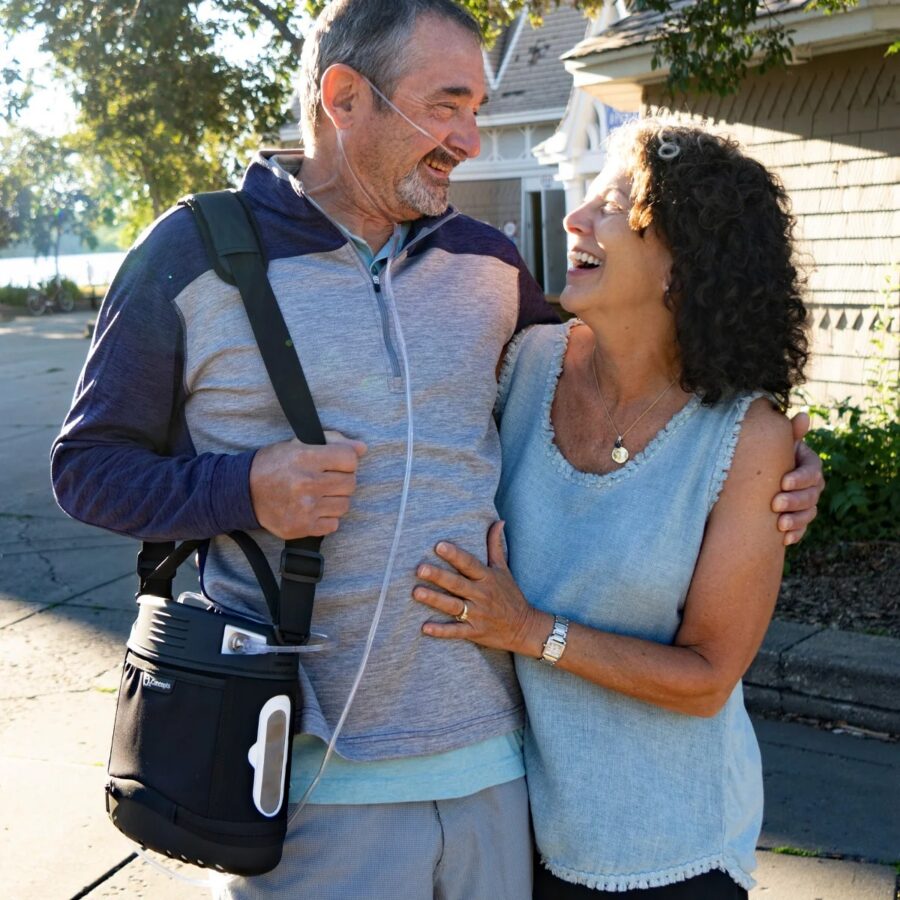 imgi_186_oxlife-liberty-portable-oxygen-on-the-go Concentrador de oxígeno Flujo continuo y de pulso OxLife Liberty 2 portátil